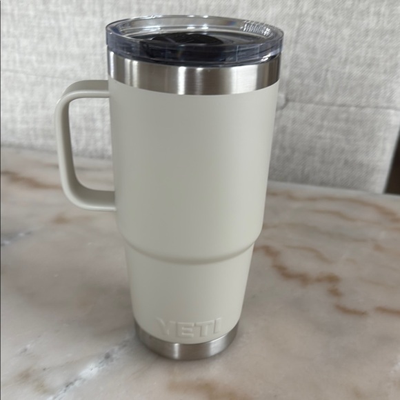 YETI RAMBLER 20 OZ TRAVEL MUG
WITH STRONGHOLD LID CAPE TAUPE - Picture 2 of 14